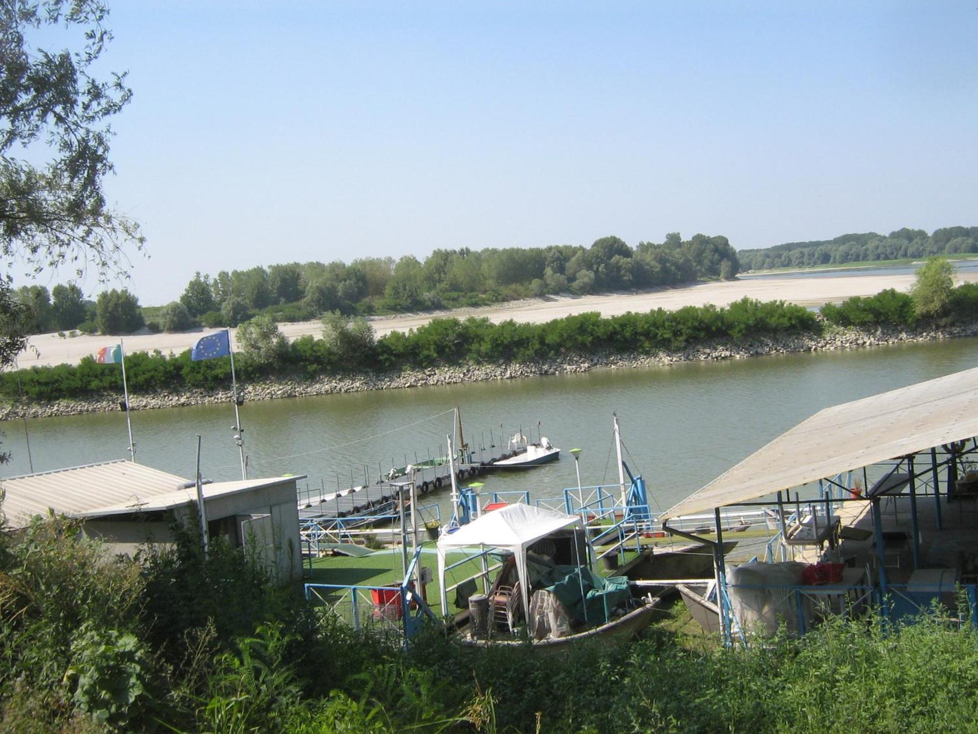 Hostiliae Ciminiera Hotel Ostiglia Екстериор снимка