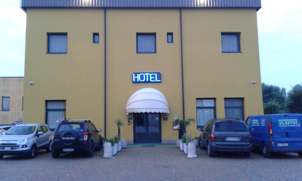 Hostiliae Ciminiera Hotel Ostiglia Екстериор снимка